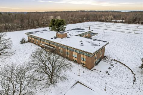 1610 Hubbard Thomas Road Hubbard OH 44425