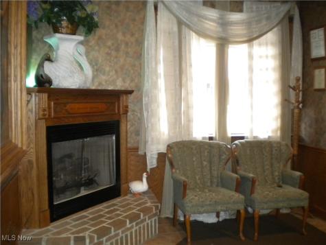 165 2nd Street NW Barberton OH 44203