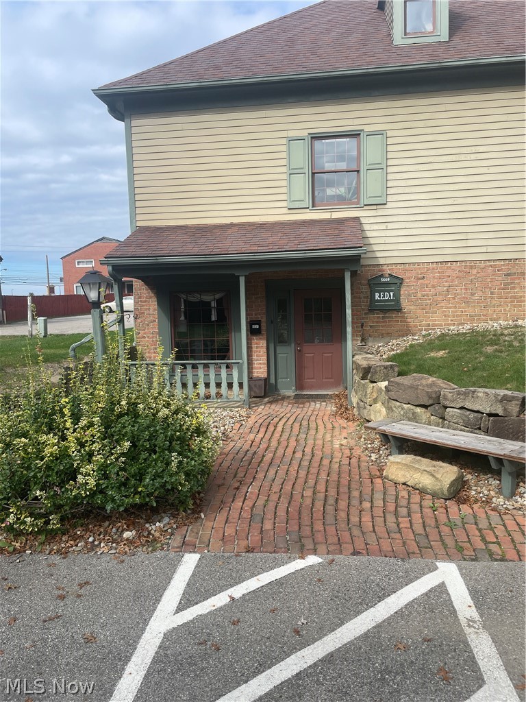 5669 Mahoning Avenue Austintown OH 44515