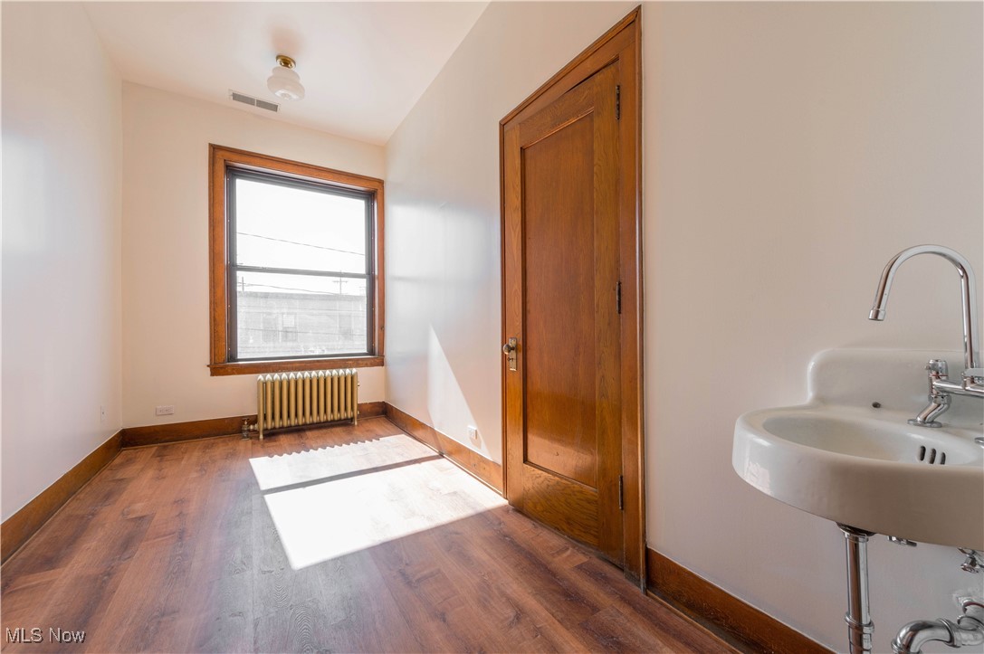 2082 W 65th Cleveland OH 44102