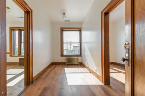 2082 W 65th Cleveland OH 44102