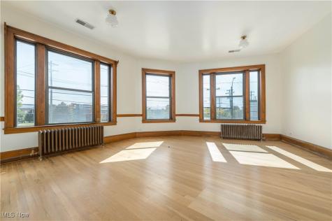 2082 W 65th Cleveland OH 44102