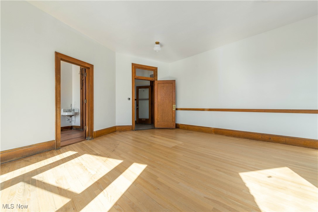 2082 W 65th Cleveland OH 44102