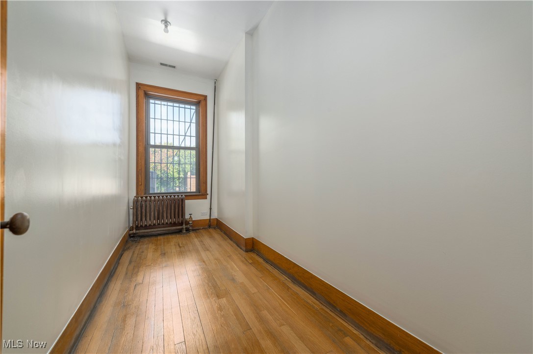 2082 W 65th Cleveland OH 44102