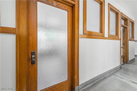 2082 W 65th Cleveland OH 44102