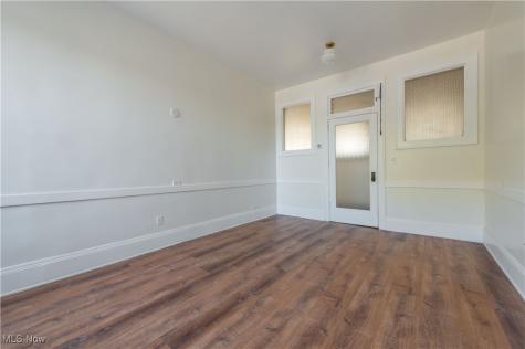 2082 W 65th Cleveland OH 44102