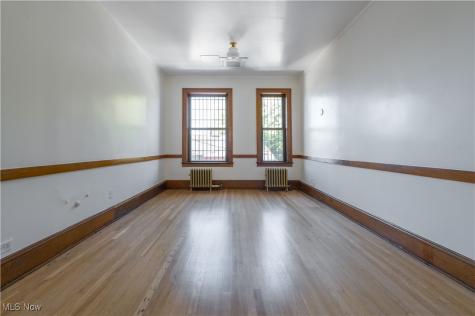 2082 W 65th Cleveland OH 44102