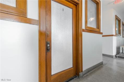 2082 W 65th Cleveland OH 44102