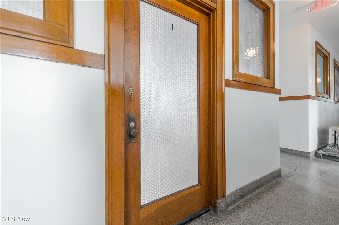 2082 W 65th Cleveland OH 44102