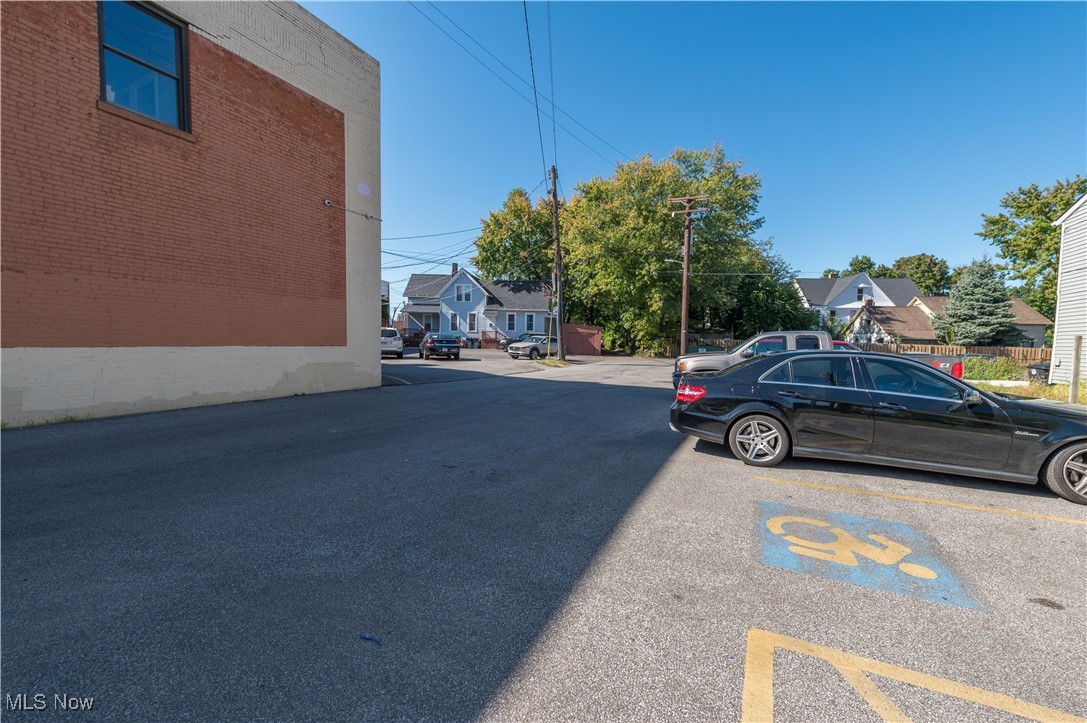 2082 W 65th Cleveland OH 44102