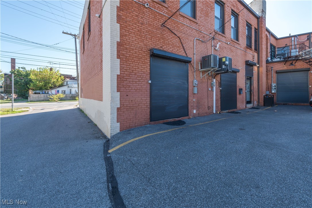 2082 W 65th Cleveland OH 44102