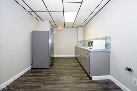 390 E Wood Street Shreve OH 44676