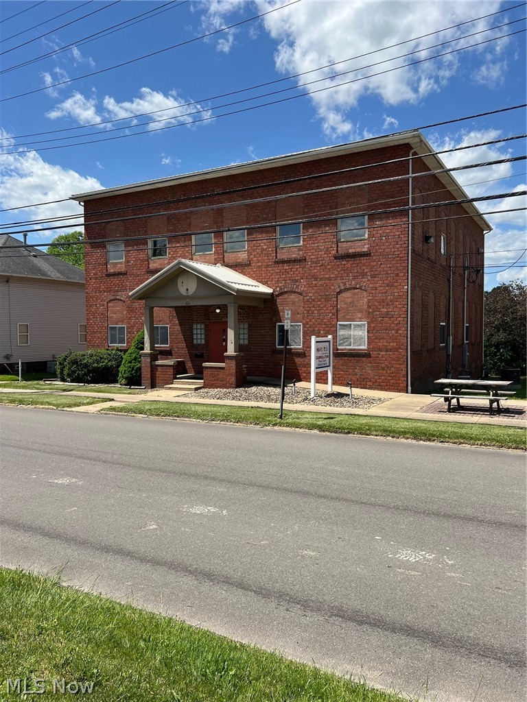 611 High Street NW Carrollton OH 44615