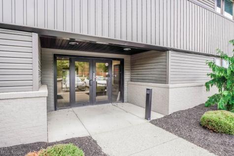 4974 Higbee Avenue NW Canton OH 44718