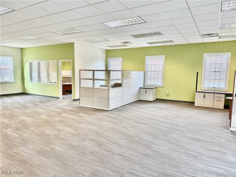 6020 Manchester Road New Franklin OH 44319