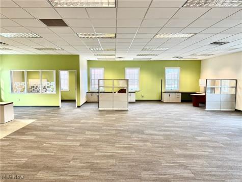 6020 Manchester Road New Franklin OH 44319