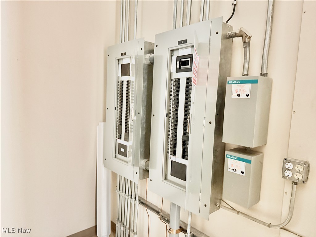 6020 Manchester Road New Franklin OH 44319