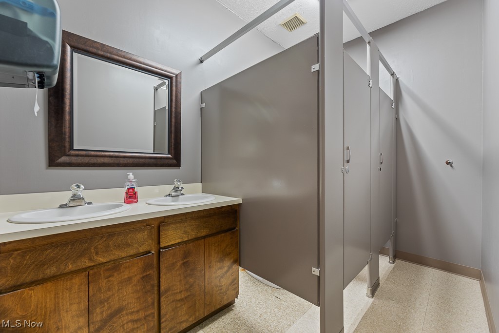 2425 Medina Road Medina OH 44256