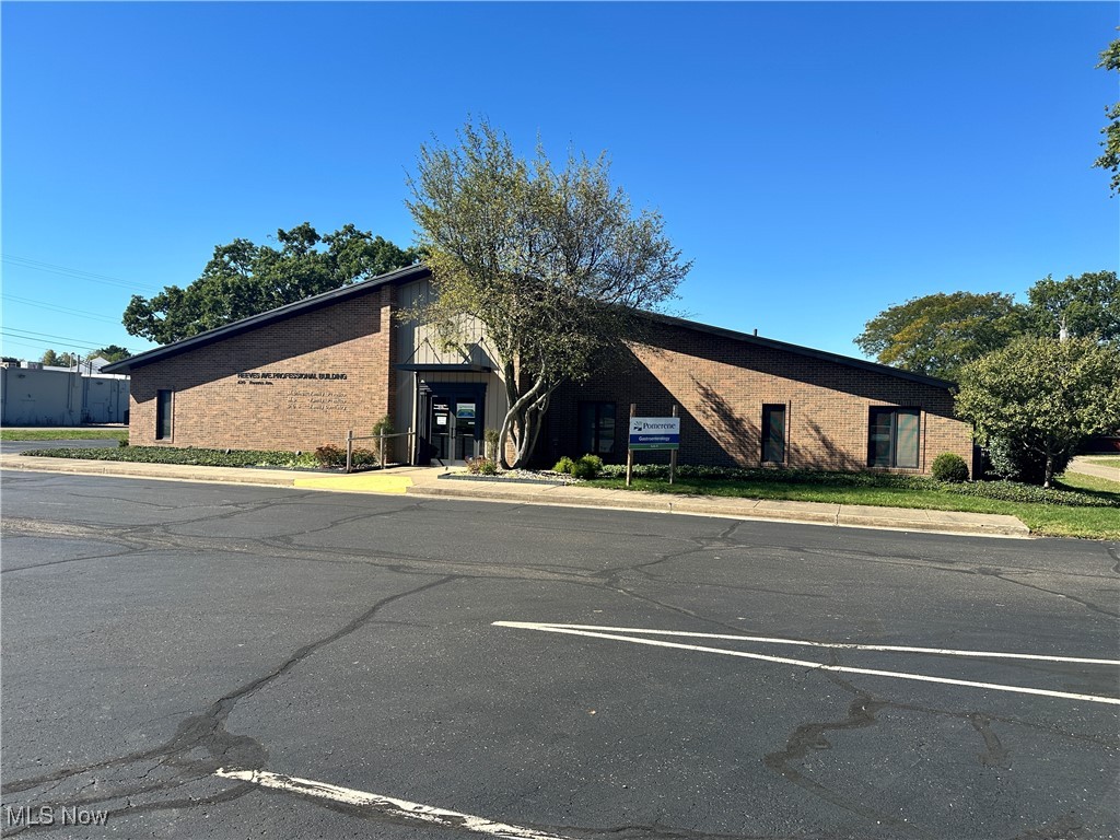 420 S Reeves Avenue Dover OH 44622