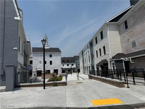 1300 Weathervane Lane Akron OH 44313