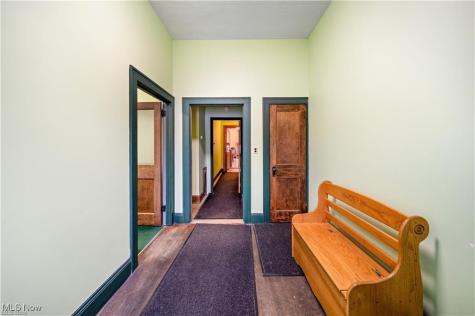 22 E Main Street Geneva OH 44041