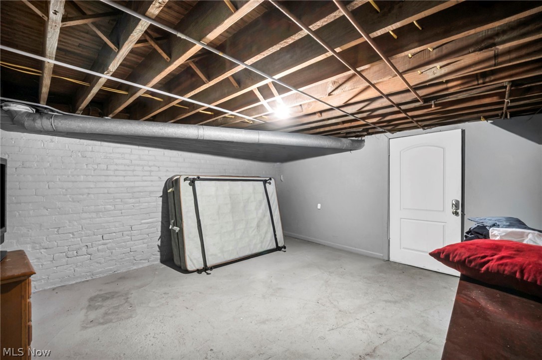 4512 E 131st Street Cleveland OH 44105