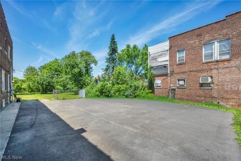 4512 E 131st Street Cleveland OH 44105