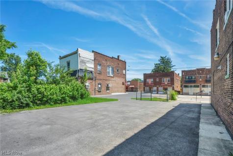4512 E 131st Street Cleveland OH 44105