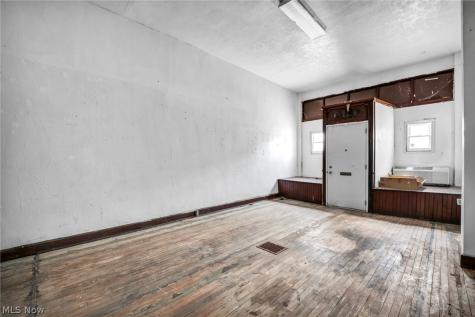 4512 E 131st Street Cleveland OH 44105