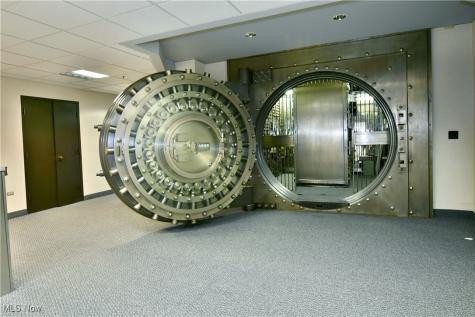 108 Main Avenue SW Warren OH 44481