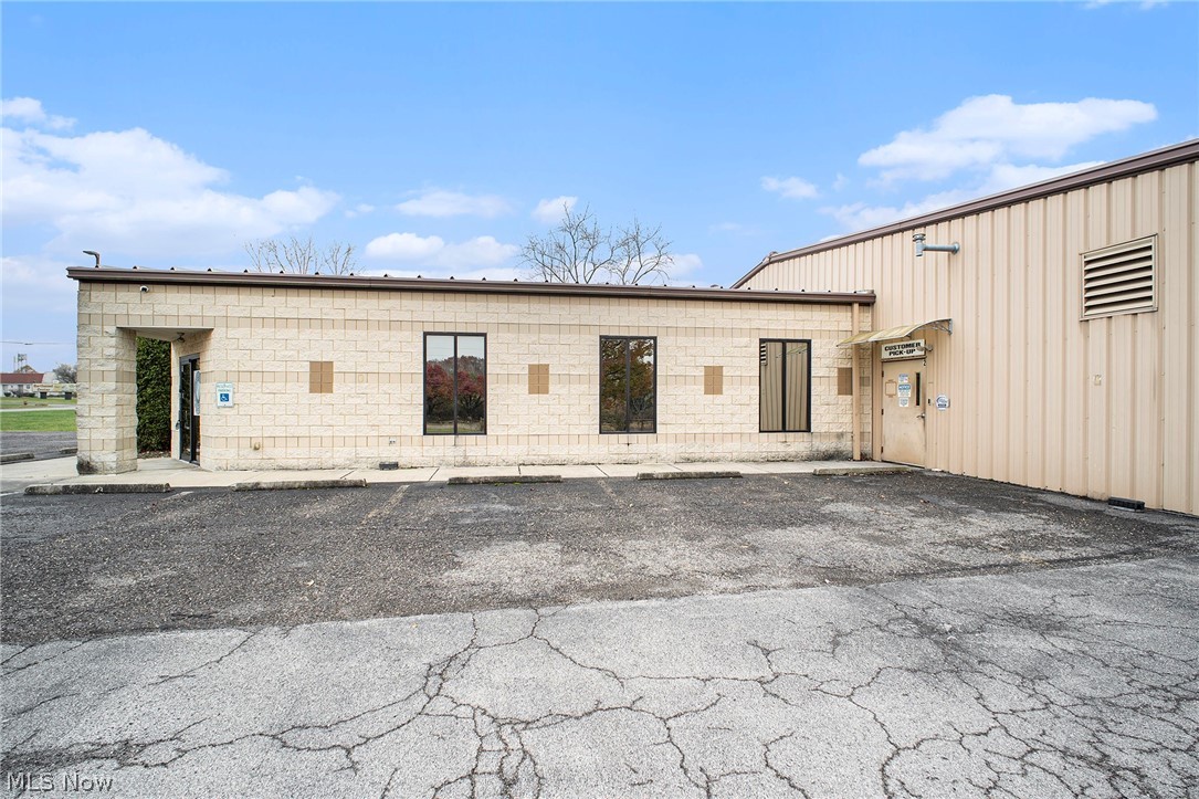 1598 Motor Inn Drive Girard OH 44420