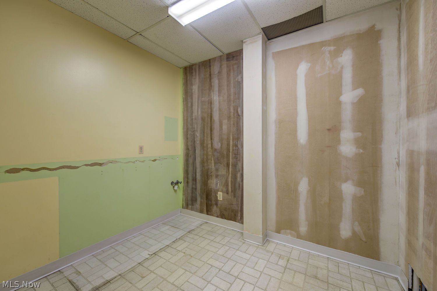 21245 Lorain Road Cleveland OH 44126