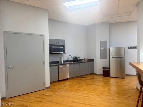 265 W Main Kent OH 44240