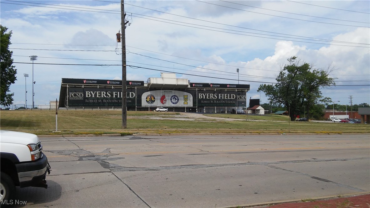 6731 Ridge (7,000 Square Ft) Parma OH 44129