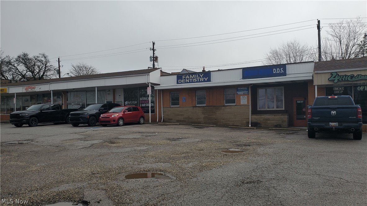 5237 Warrensville Center Road Maple Heights OH 44137