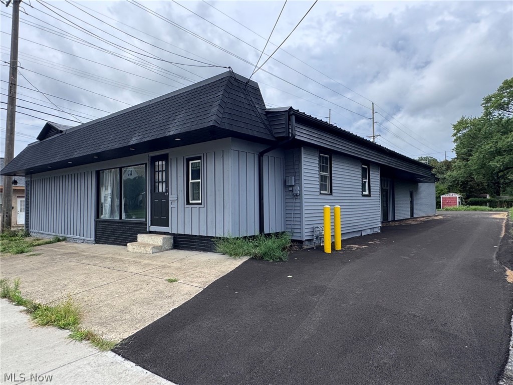 202 E Park Avenue Columbiana OH 44408
