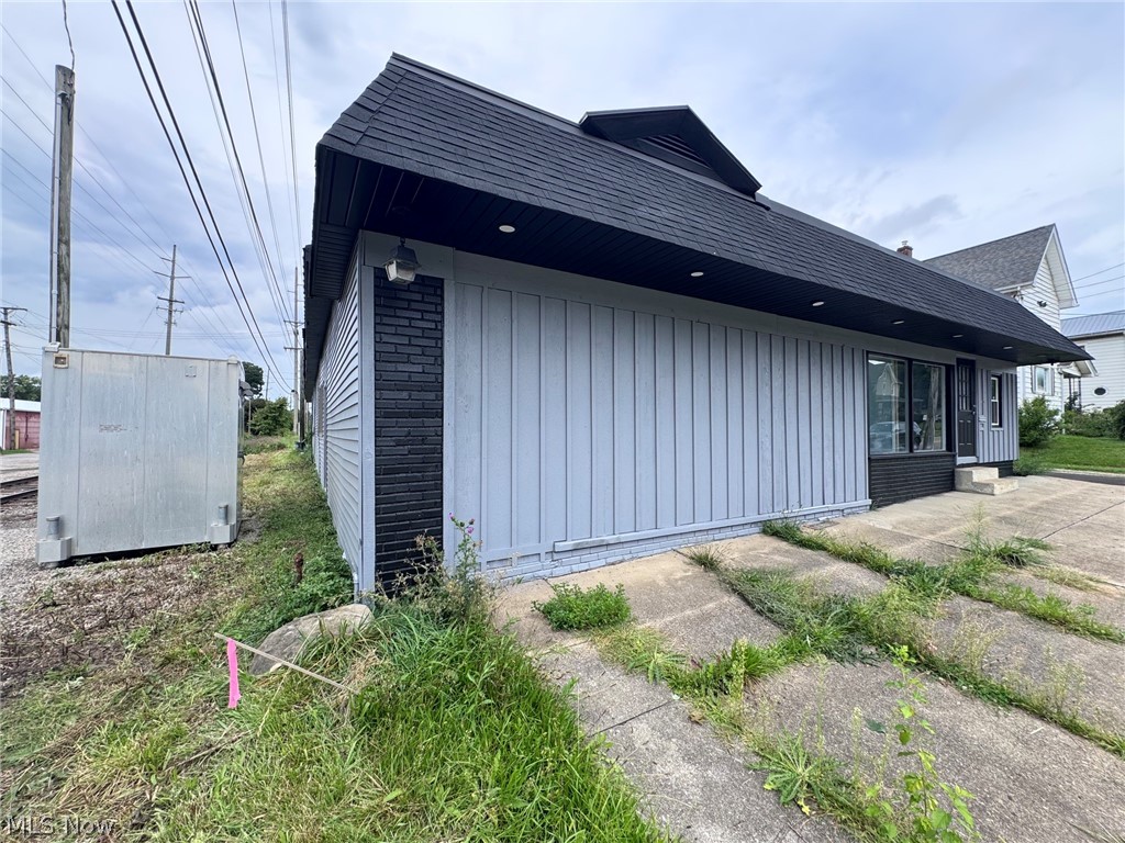 202 E Park Avenue Columbiana OH 44408