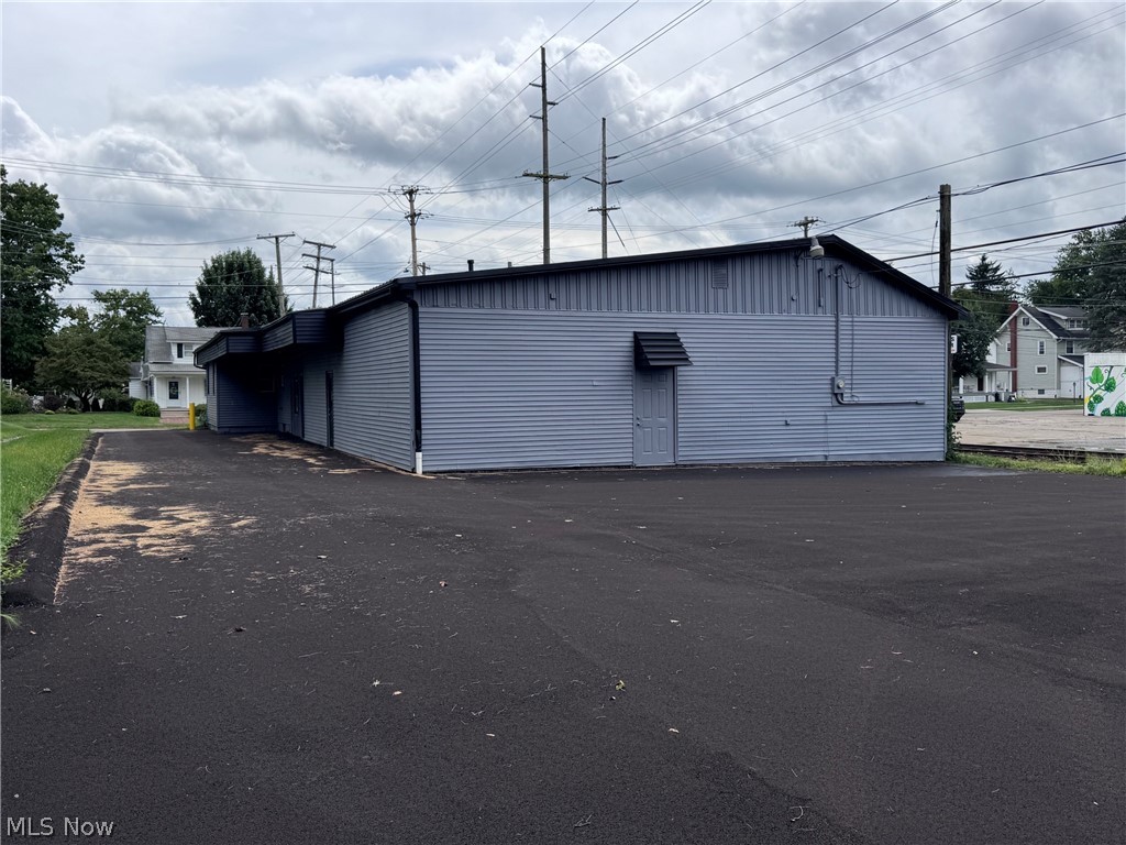 202 E Park Avenue Columbiana OH 44408