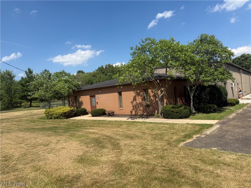 3822 Victory Avenue Louisville OH 44641
