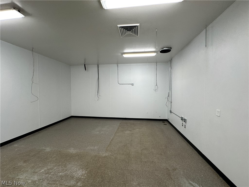 719 Sugar Lane Elyria OH 44035
