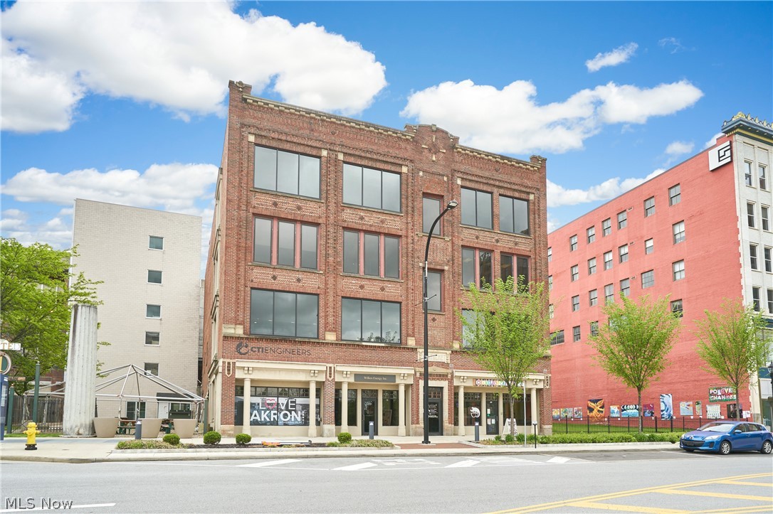 17-23 S Main Street Akron OH 44308