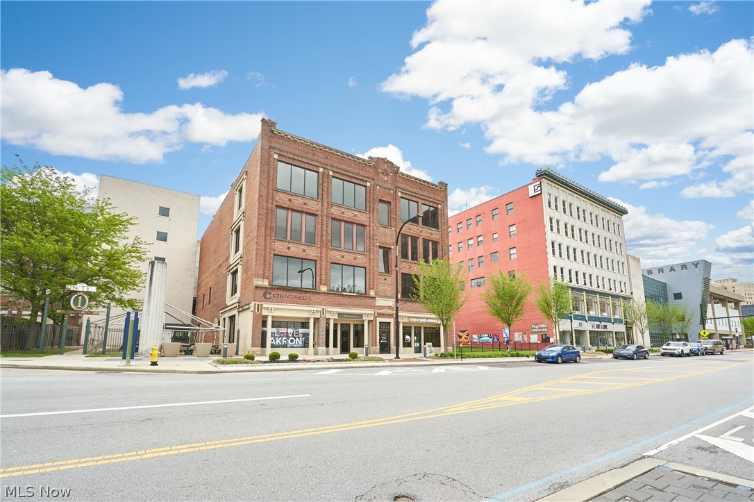 17-23 S Main Street Akron OH 44308