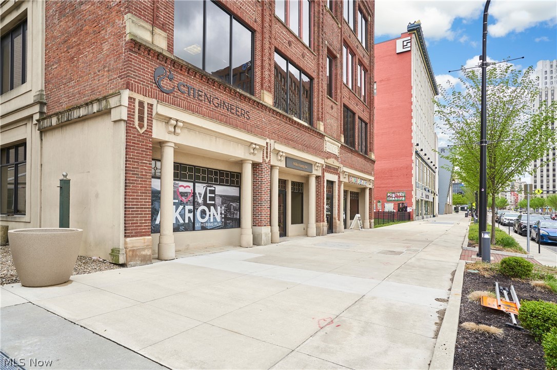17-23 S Main Street Akron OH 44308