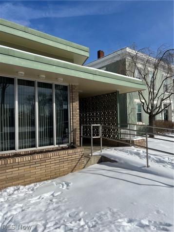 249 Fair Avenue NW New Philadelphia OH 44663