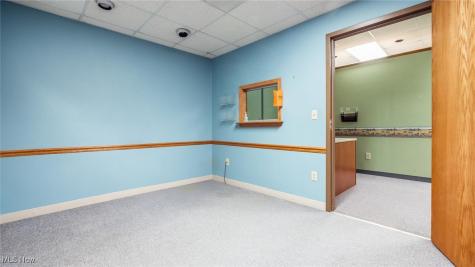 927 Wheeling Avenue Cambridge OH 43725