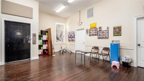 927 Wheeling Avenue Cambridge OH 43725