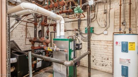 927 Wheeling Avenue Cambridge OH 43725