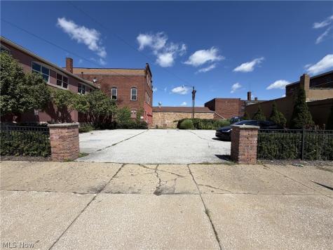 405 3rd Street NE Canton OH 44702