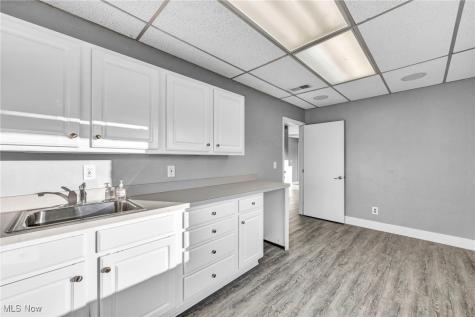 12563 Pearl Road Strongsville OH 44136