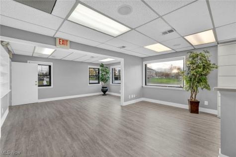 12563 Pearl Road Strongsville OH 44136